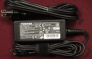Genuine TOSHIBA 19V 2.37A 45W 4.0x1.7mm Tip AC/DC Power Charger Adapter - Picture 1 of 4