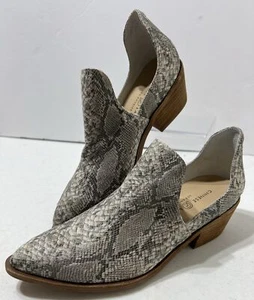 Chinese Laundry Fortune Faux Snakeskin Print Gray Silver Booties 40989 Women's 8 - Picture 1 of 10