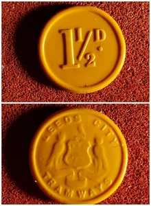 LEEDS England TRAMWAYS Transit TOKEN 1 1/2 D 445 AT lot BR40 - Picture 1 of 4
