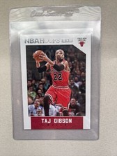2015-16 Panini NBA Hoops Taj Gibson Chicago Bulls No. 10