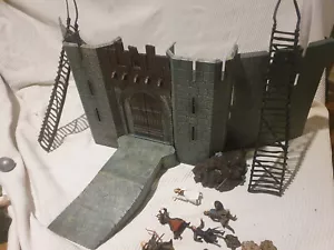 LOTR Ejércitos de la Tierra Media Batalla en Helmos Profundo + Figuras - Imagen 1 de 7