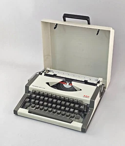 9470003 Reiseschreibmaschine AEG Olympia Traveller de Luxe um 1970 - Bild 1 von 1