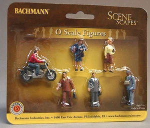BACHMANN O GAUGE CITY PEOPLE motorcycle street train town folk standing BAC33151 - Picture 1 of 2
