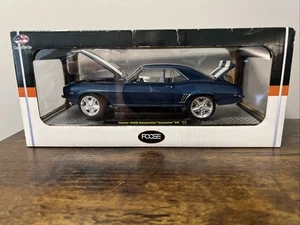 Chevrolet Camaro RS 1969 M2 Foose diecast azul con rayas blancas escala 1/24 nuevo - Imagen 1 de 9