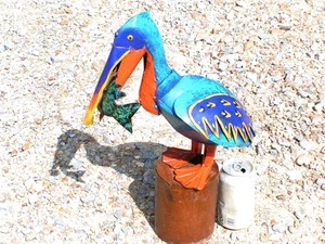 Metal Art Pelican Bird with fish, Hand painted and Distressed, Junk Iron Art, X - Picture 1 of 4
