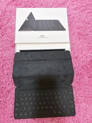 Apple Smart Keyboard iPad Pro 10.5"/ iPad 7 8 9/Air 3rd Gen A1829 - Image 1 of 4