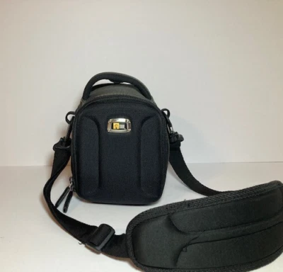 Case Logic QPB-4 Compact Camera Camcorder Bag Black Shoulder Strap – VGC - Image 1 of 4