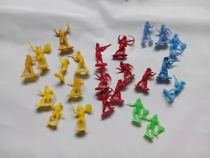 Vintage Lot Of 23 Plastic Cowboys & Indians Mini Toys Made In Hong Kong Colorful - Picture 1 of 11