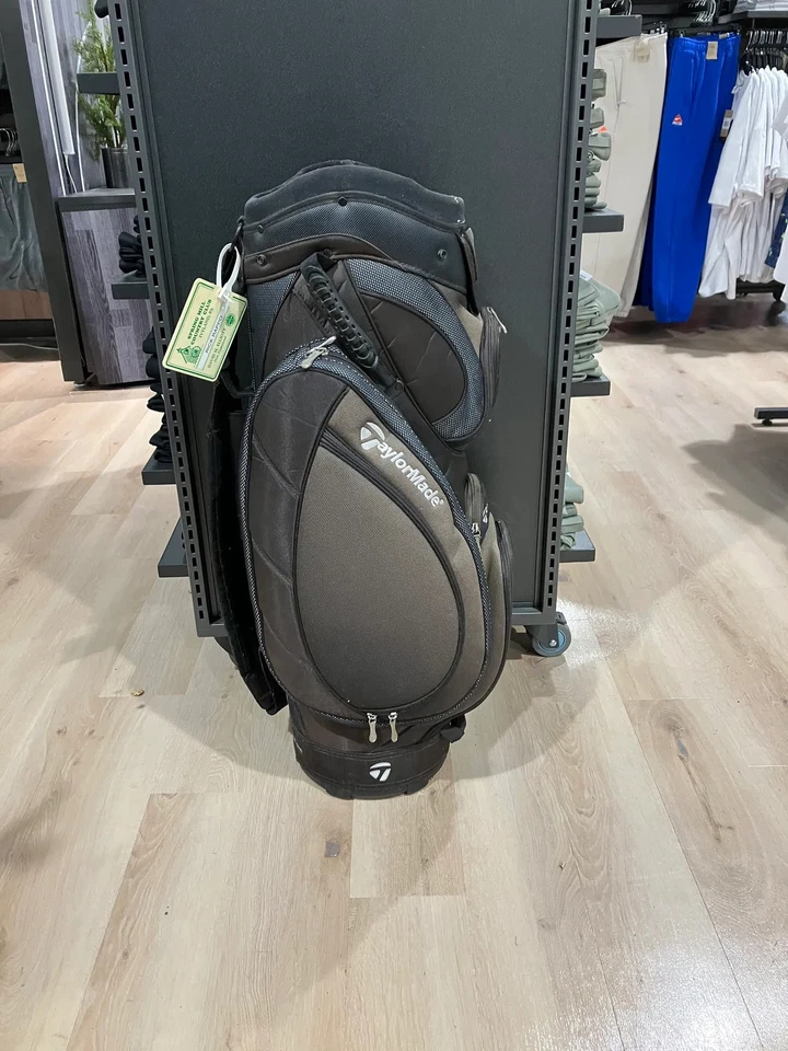 Bolso TaylorMade negro unisex (usado) Foto 1 de 4