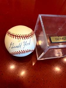 Gerald Ford Signed National League Baseball -PSA Authenticated #B40976 - Picture 1 of 3