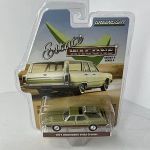 1971 Oldsmobile Vista Cruiser Wagon 1:64 Scale Collectible Diecast Car New - Picture 1 of 7