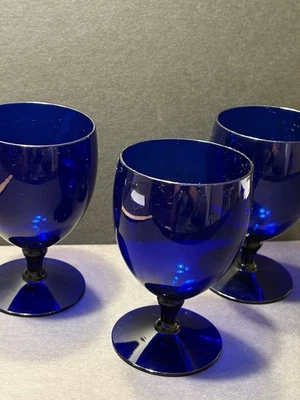 Copas de agua azul cobalto, 3 cada una; 5,25 pulgadas; base resistente Foto 1 de 3