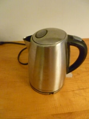 Hervidor eléctrico inalámbrico Chefs Choice 1,7 L 681 tapa dañada ver foto Foto 1 de 4