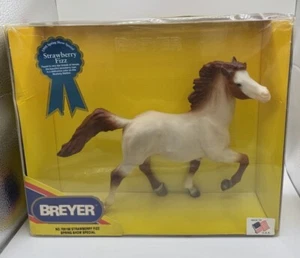 breyer horses Strawberry Fizz 1998 Spring Show Special #700198 - Bild 1 von 7