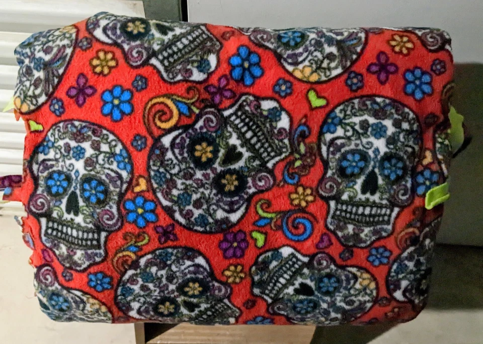 Hágalo usted mismo Manta de Vellón Calavera Casera-50 x 60 Doble Cara, Multicolor/Verde Foto 1 de 4