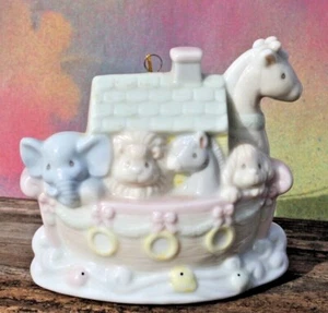 Noah’s Ark Table Top or Tree Ornament, Ceramic Pastels 4” long x 2” wide - Imagen 1 de 8