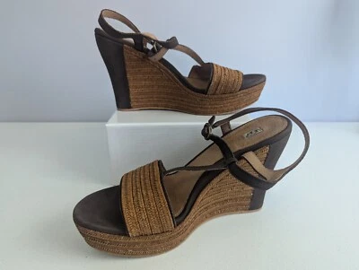 Alpargata UGG Fitchie Mujer Talla 9 Plataforma Cuña Cuero Marrón 4" Tacones F29015A Foto 1 de 4