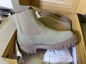 JOURNEE COLLECTION WOMEN’S Alara Wide Green Boots 6.5 Comfort Foam Insole - Picture 1 of 7