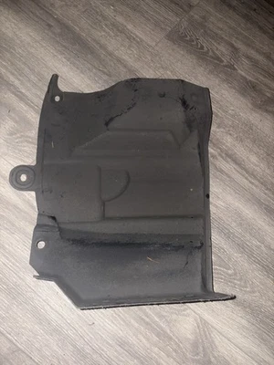 Protector contra salpicaduras Nissan altima lado del pasajero 64839-JA00A Foto 1 de 3