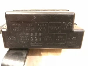 11 12 13 2011 2012 2013 INFINITI M37x ENGINE COMPARTMENT FUSE BOX  - Picture 1 of 7
