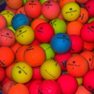 50 pelotas de golf Wilson Staff usadas color mate mezcla de colores surtidos - 2A Shag AA - Imagen 1 de 4