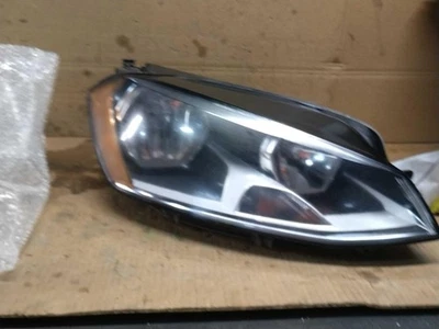 Conjunto de faros derechos usados se adapta a: Volkswagen Golf Htbk 2015 base halógena R. Ri Foto 1 de 3