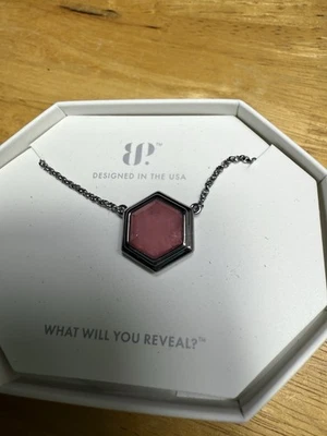 Chapado de hematita A Sign of Endearment Foto 1 de 3