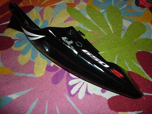 HYOSUNG 650S BLACK LEFT REAR FENDER TAIL PIECE BODY PANEL 2007 - Picture 1 of 4