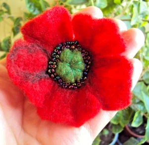 Broche alfiler de amapola roja hecho a mano lana fieltro flor joyería regalo del día del recuerdo - Imagen 1 de 24