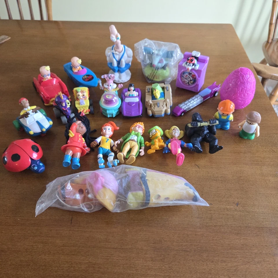 Винтажный лот из 23 игрушек быстрого питания 1990-х лот товаров Bruno, Animaniacs, Real Monsters и т. д. - Изображение 1 из 4