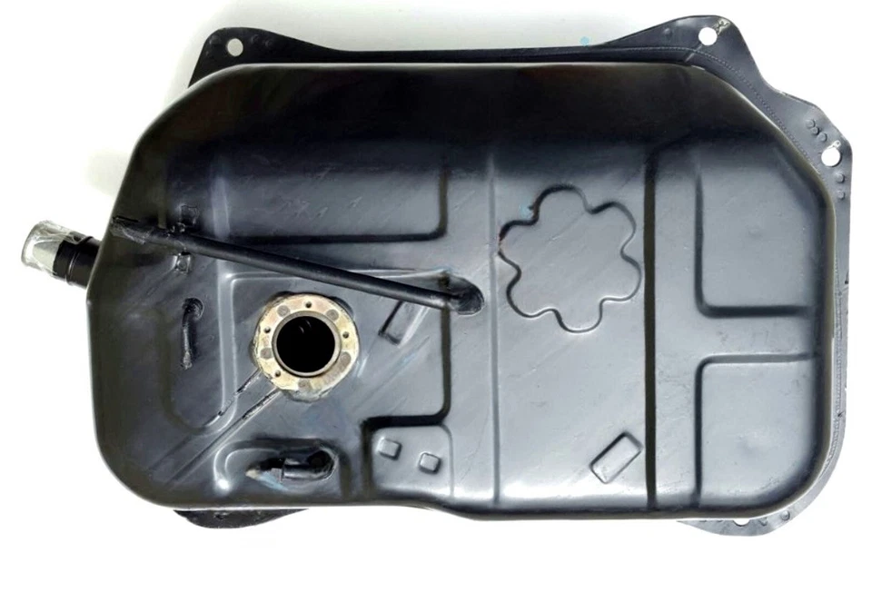 Réservoir carburant essence pour Suzuki Samurai SJ410 SJ413 avec carburateur - Photo 1/1