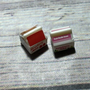 Calico Critters Sylvanian Families Food Groceries Strawberry Raspberry Juice - Picture 1 of 3