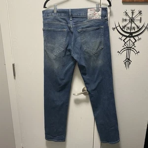 True Religion Herren Geno SN Flap Relaxed Slim Jeans 30 Medium Wash  - Bild 1 von 15