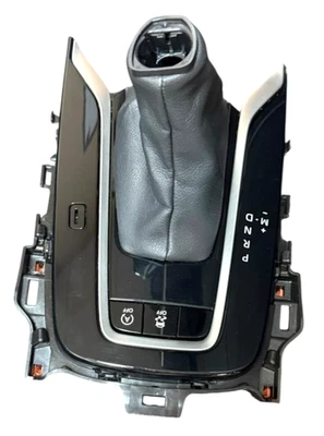 22-24 TOYOTA COROLLA CROSS TRANSMISSÃO AUTOMÁTICA INDICADOR DE ENGRENAGEM MOLDURA DE ACABAMENTO FABRICANTE DE EQUIPAMENTO ORIGINAL - Imagem 1 de 4