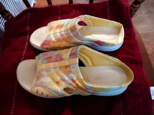 EASY SPIRIT BEQUEME DAMEN-PANTOLETTEN GRÖSSE 10 WEITE GELB GEBLÜMT SETTRACIEE2 - Bild 1 von 5