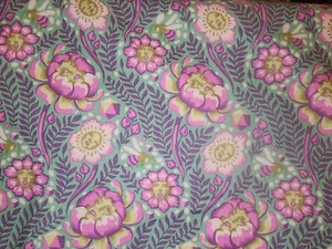 Tula Pink Cotton Fabric 1/2 Half Yard Spirit Animal Petal Heads Green 18" x 44" - Picture 1 of 3
