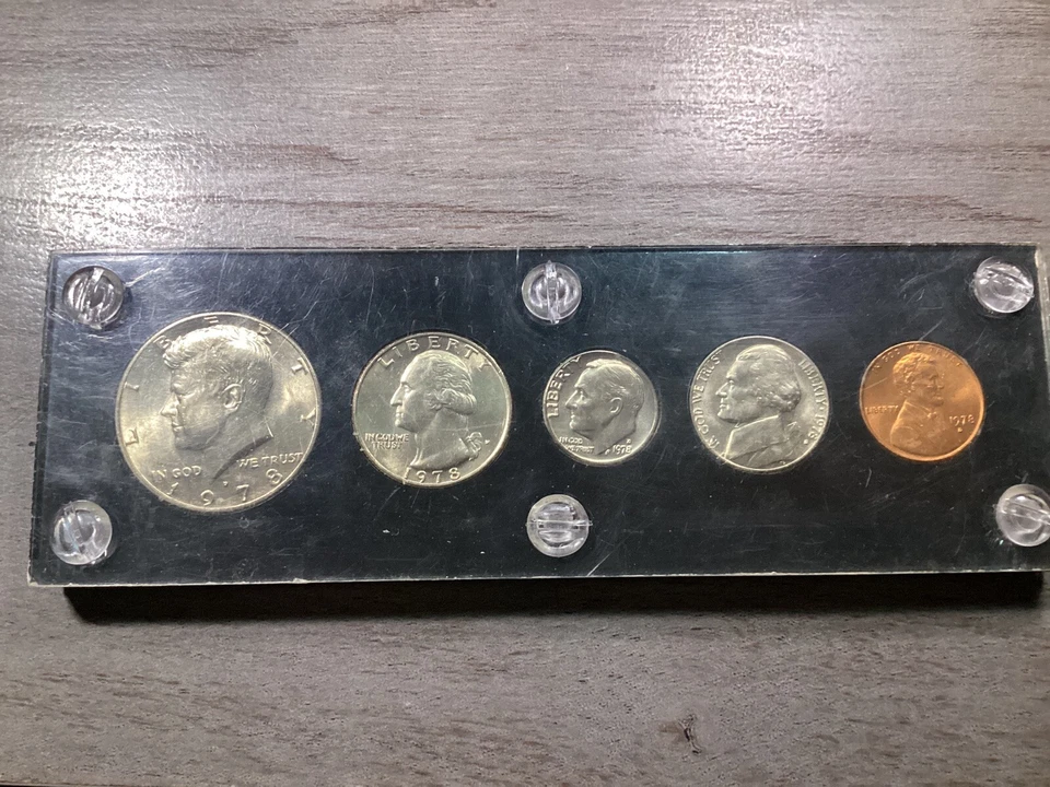 1978 D Uncirculated Birth Year Set with 5 Coins  in Holder 010623 25e - Image 1 of 4