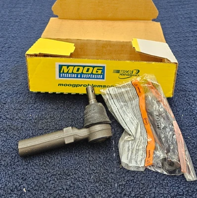 Extremo de barra de amarre de dirección exterior delantera MOOG ES80761 para Isuzu i-280 2006-2006 Foto 1 de 4