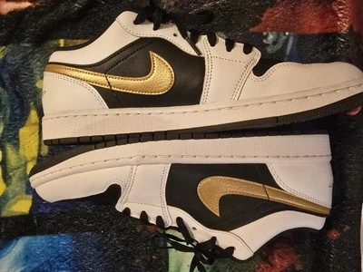 Nike Air Jordan 1 низкие туфли белый черный металлик золото размер 10,5 без коробки - Изображение 1 из 4