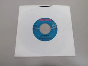 Dusty Springfield - Give Me Time / The Look Of Love - Philips 40465 Good - Picture 1 of 4