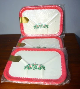  24 1960's Christmas Paper Art Plates 12"x 9" divided Plates Serving MCM Vintage - Picture 1 of 4