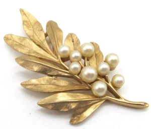 Vtg Crown Trifari Pearl & Gold Tone Brushed Leaf Brooch Signed - 3" Inches long - Picture 1 of 6