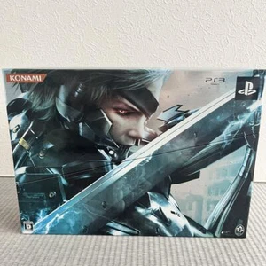 METAL GEAR RISING REVENGEANCE PREMIUM-PAKET mit Figur PS3 PS 2013 Japan Import - Bild 1 von 5