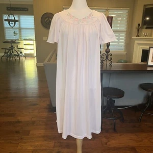 Vintage ShadowLine Nightgown 1X Pink Gown Embroidered Cottage Core Prairie Nylon - Picture 1 of 18