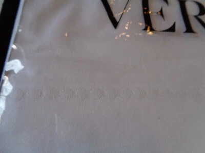 Juego de Sábanas VERA WANG SIMPLE DOT QUEEN 100% Algodón - BLANCO SOBRE BLANCO Foto 1 de 4