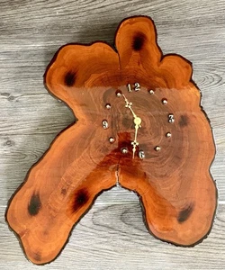 Vtg Rustic Edge Wall Clock Wood Tree Slab Epoxy Coating Gem Numbers Works 19x17” - Picture 1 of 11