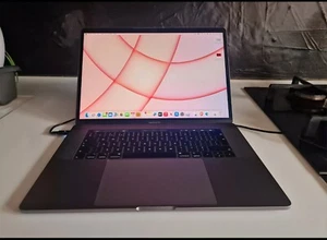 Apple MacBook Pro 15" 2019 Core i9 9th Gen 16GB 512GB Radeon Graphics(Read Note) - Picture 1 of 15
