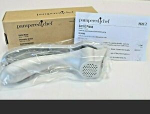 Details about   Pampered Chef Garlic Press #2576 with cleaning tool New FREE SHIPPING no box