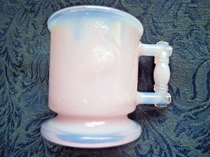 BOYD’S CRYSTAL CROWN TUSCAN PINK OPALESCENT MINI BIRD MUG ~ EUC - Picture 1 of 4