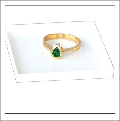 Ia Smaragd Tropfen- Ring Gelbgold-Wundervolles, das Blicke anzieht von Greenfire - Bild 1 von 4